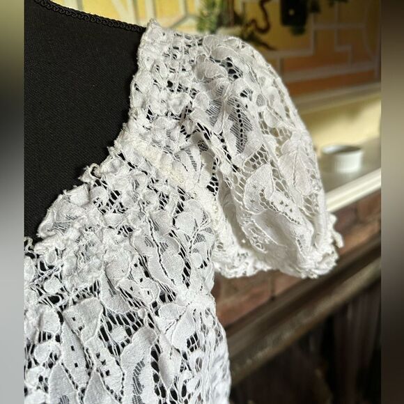 Summer must-have! Elegant, all-over white lace short sleeved shirt size S - Picture 6 of 13